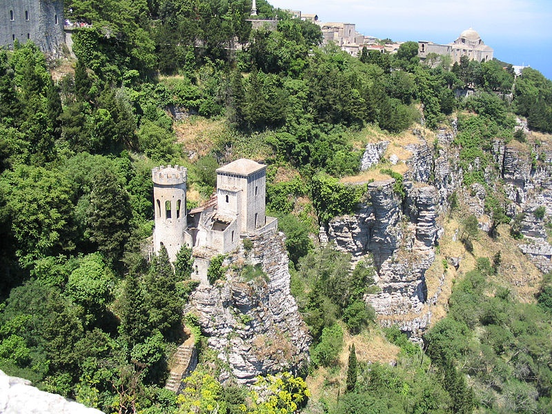 erice sizilien ferien information villa ferienhaus panorama burg felsen berg
