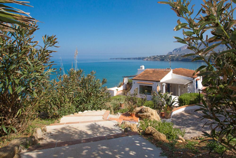 Villa mit Meerblick zu vermieten in Balestrate Terrasini