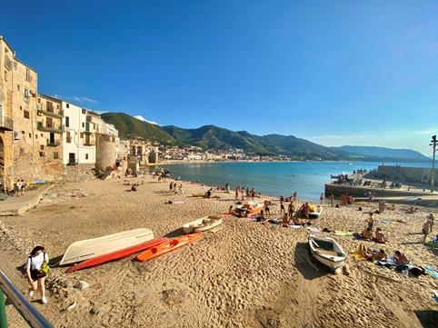 Cefalu bei Nacht