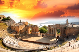 sizilien ferien information taormina ferienhaus villa amphietheater panorama