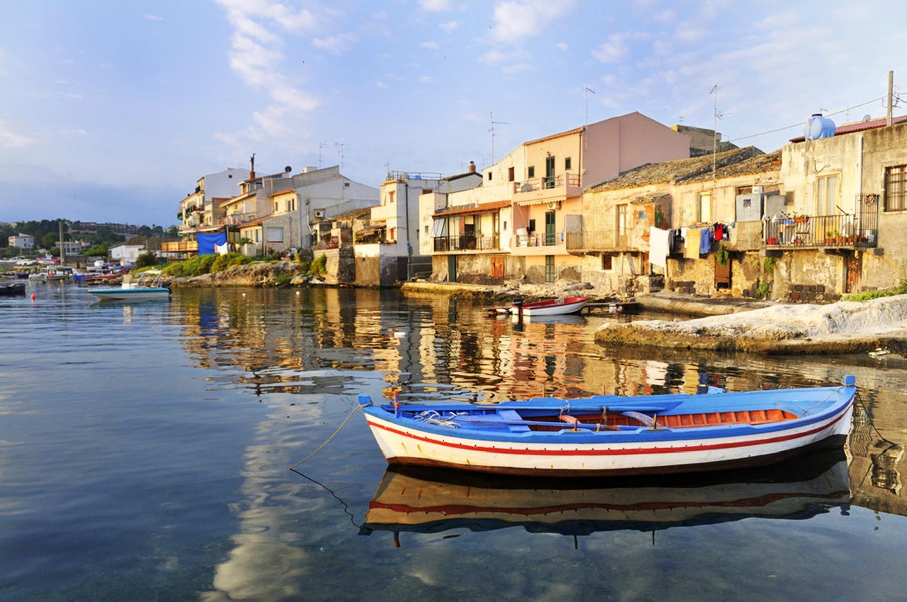 brucoli sizilien ferien information villa ferienhaus meer panorama fischerhafen boote