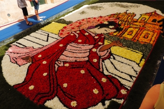 infiorata noto blütenblätter blumen tradition fest mai sizilien guide sizilianische städte