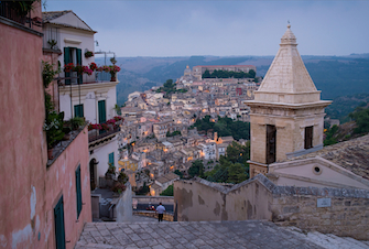 sizilien ferien information ferienhaus villa trecastagni altstadt strasse panorama