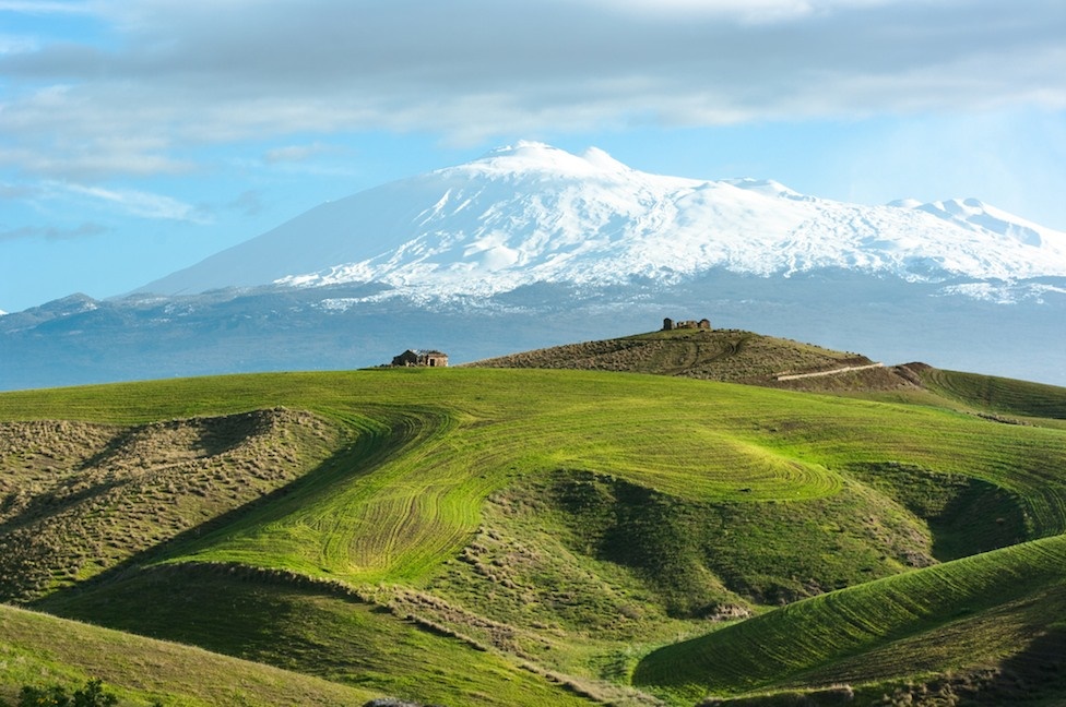 sizilien ferien information taormina ferienhaus villa etna schneebedeckt