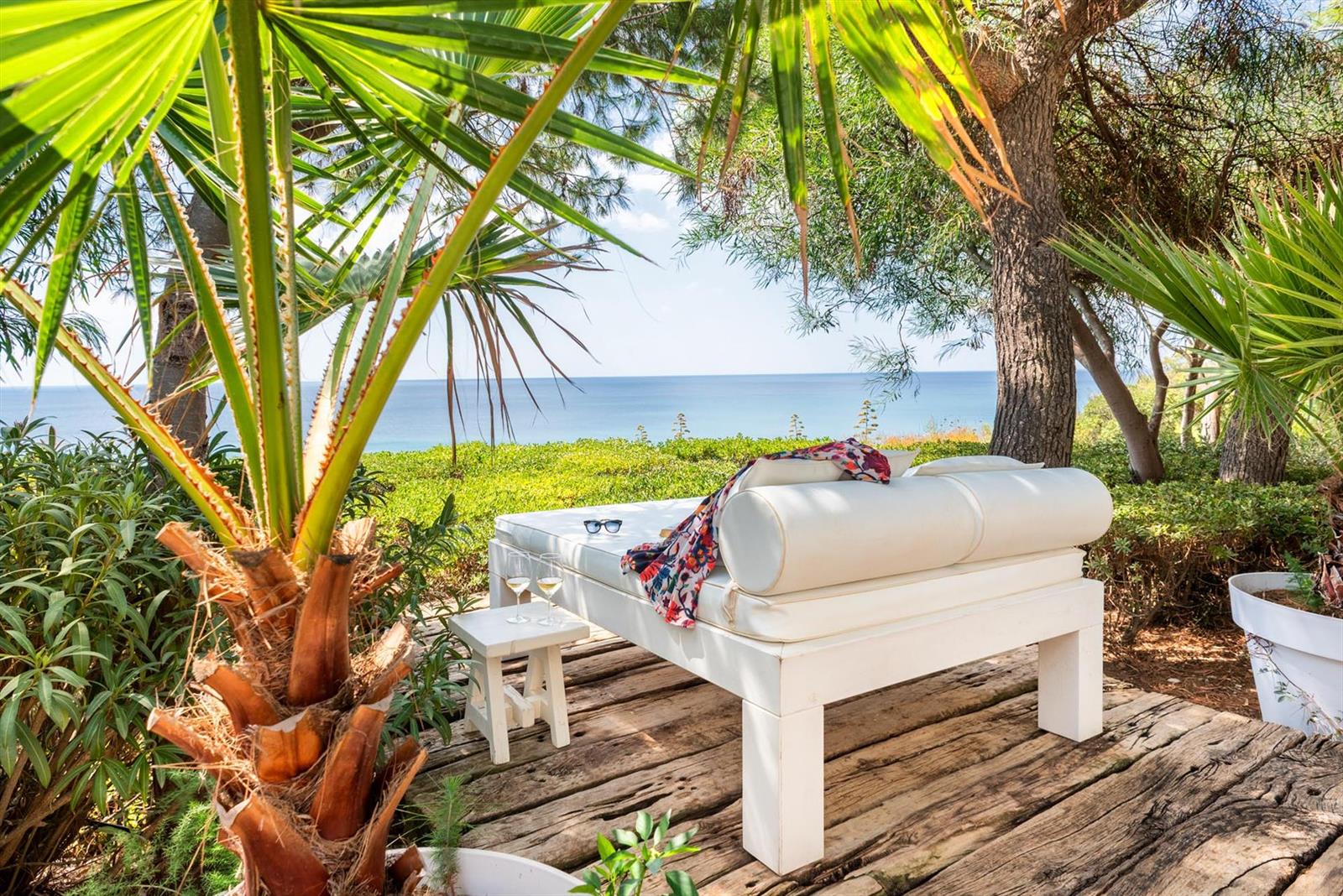 Strandvilla mit Meerblick und Pool in Menfi